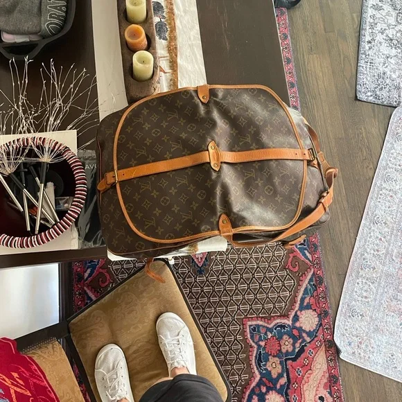 🌟🌟HOST PICK🌟🌟Absolutely Stunning Louis Vuitton Saddle Bag Purse - Picture 10 of 17